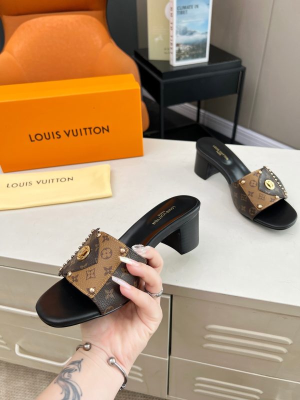 1AD5AB LV Frame Mule Cacao