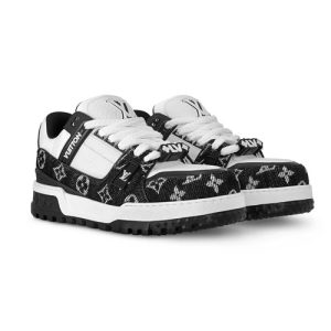 1AGZBL LV Trainer Maxi Sneaker Black