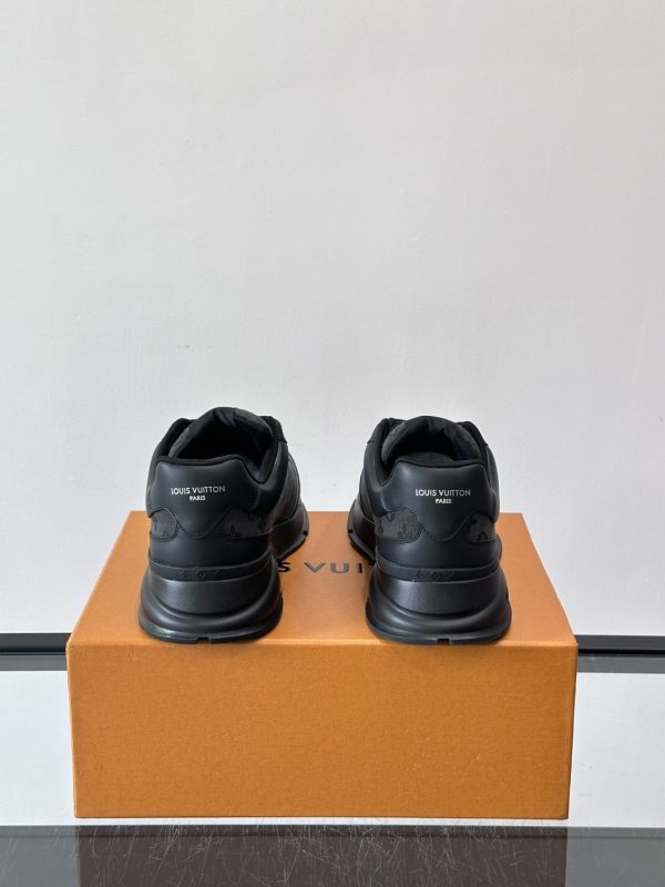 1AJ697 LV Classic Sneaker Black 9 1AJ697 LV Classic Sneaker Black