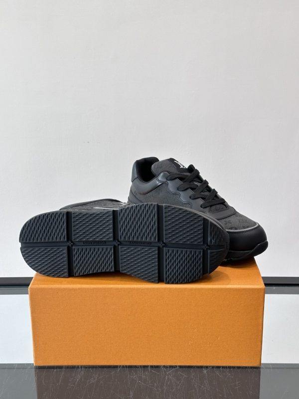 1AJ697 LV Classic Sneaker Black 11 1AJ697 LV Classic Sneaker Black