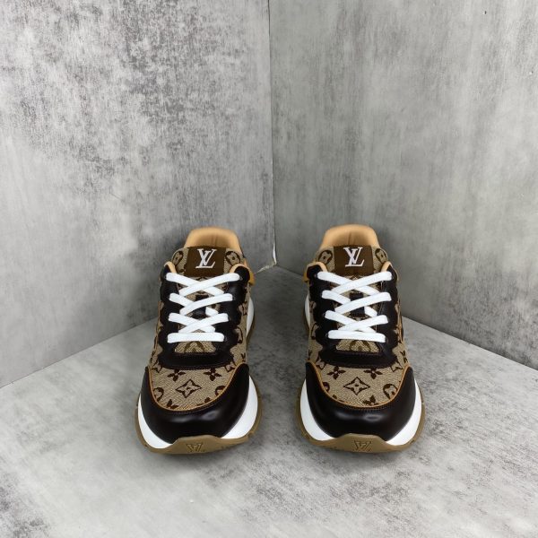 1AJ717 LV Classic Sneaker Brown