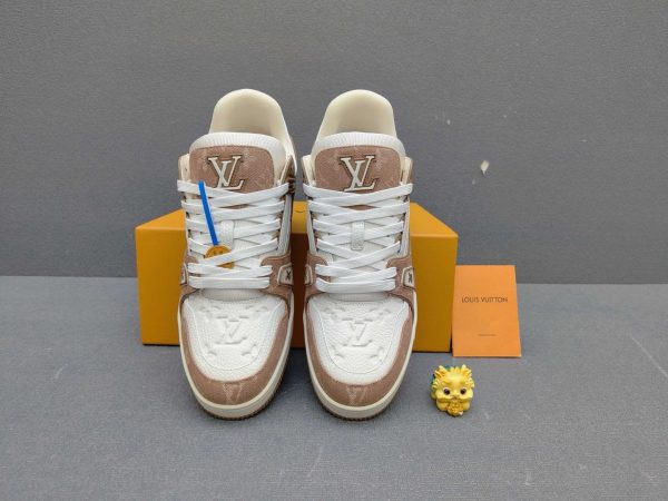 1AJAH0 LV Trainer Sneaker Brown