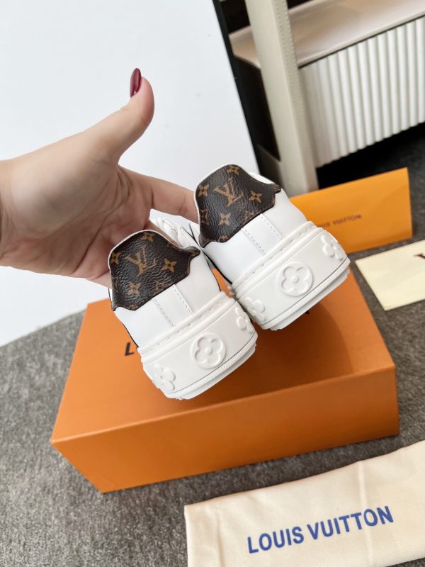 LV 1AIEFC Time Out Sneaker White 7 LV 1AIEFC Time Out Sneaker White
