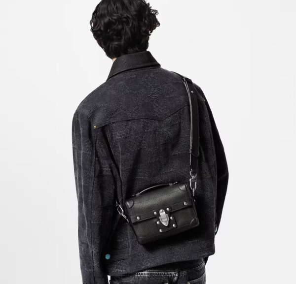 LV M11516 Soul Trunk Black