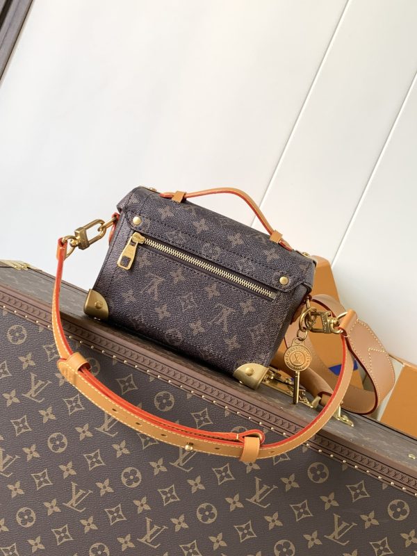 LV M11535 Soul Trunk Crossbody Bag