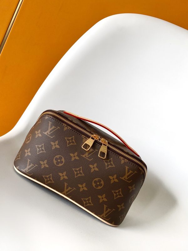 LV M11750 Toiletry Bag 3 LV M11750 Toiletry Bag