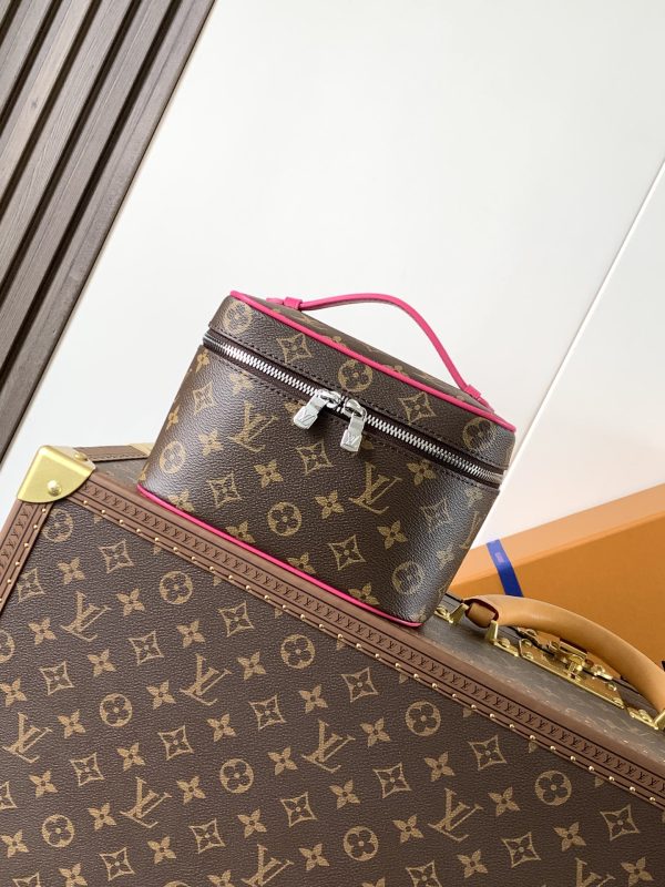 LV M12650 Nice Mini Vanity Case Pondichery Pink 3 LV M12650 Nice Mini Vanity Case Pondichery Pink