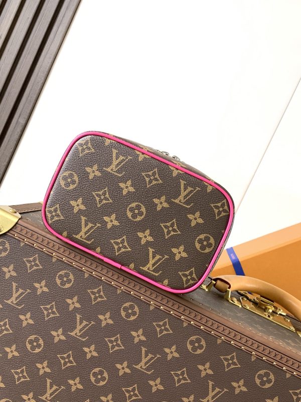 LV M12650 Nice Mini Vanity Case Pondichery Pink 9 LV M12650 Nice Mini Vanity Case Pondichery Pink