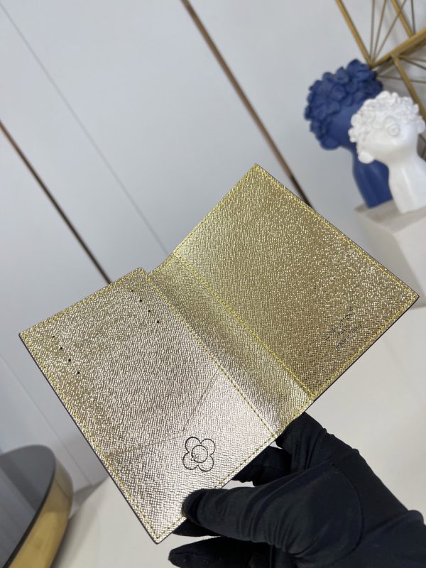 LV M15327 Passport Cover MonogramIced Gold