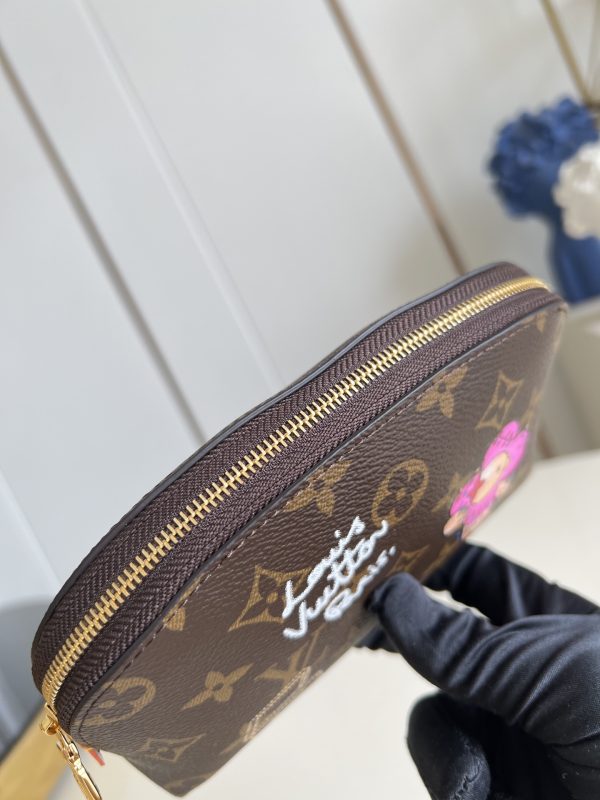 LV M15359 Cosmetic Pouch PM Fuchsia