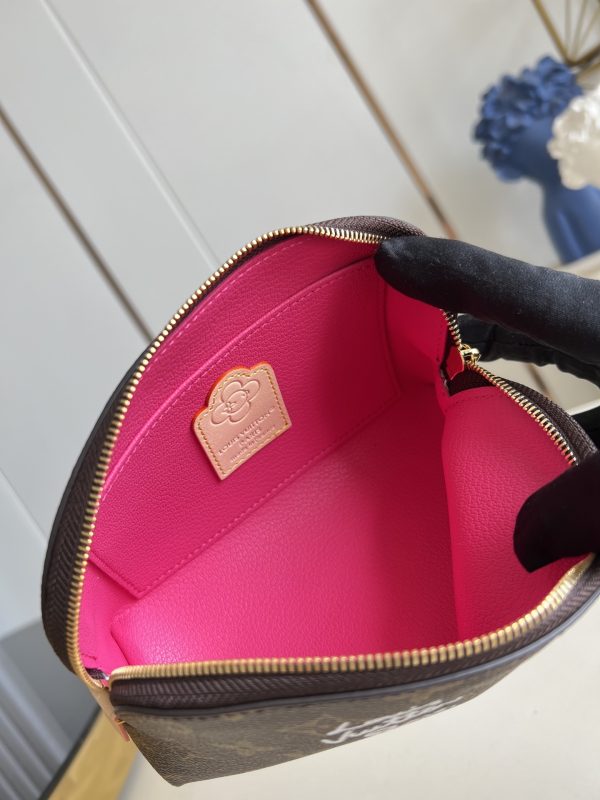 LV M15359 Cosmetic Pouch PM Fuchsia