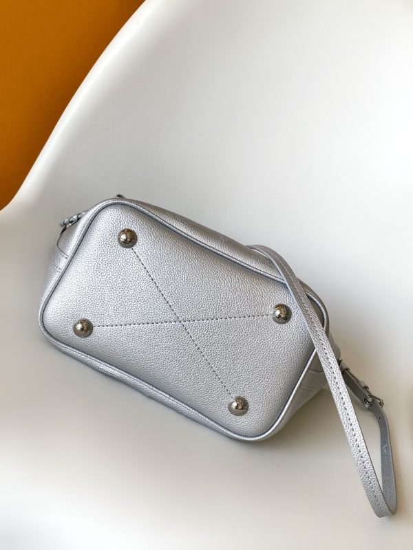 LV M26420 Blossom PM Silver 9 LV M26420 Blossom PM Silver