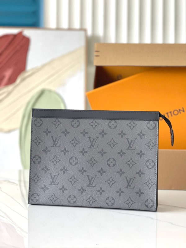 LV M69535 Pochette Voyage MM