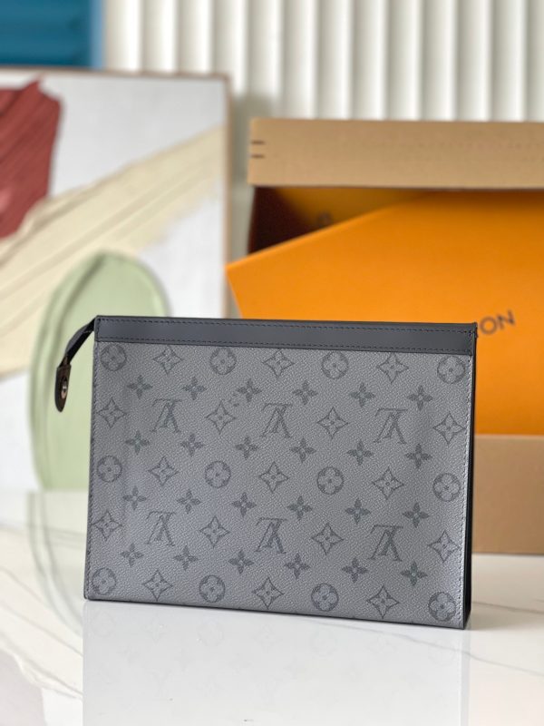 LV M69535 Pochette Voyage MM