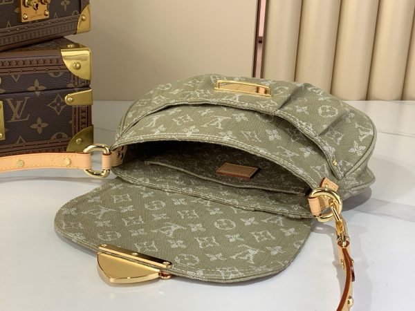LV M27210 Sunset Handbag Khaki Denim
