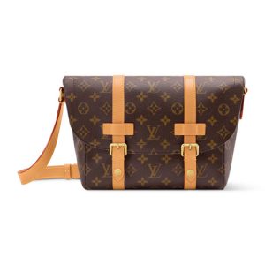 LV M28115 Christopher Messenger Bag