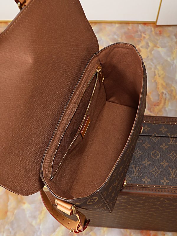 LV M28115 Christopher Messenger Bag 9 LV M28115 Christopher Messenger Bag