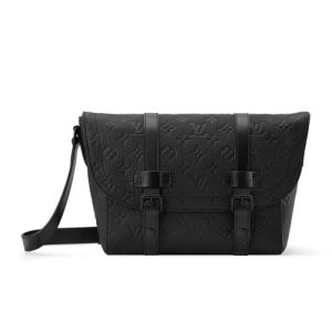 LV M28324 Christopher Messenger Bag Black