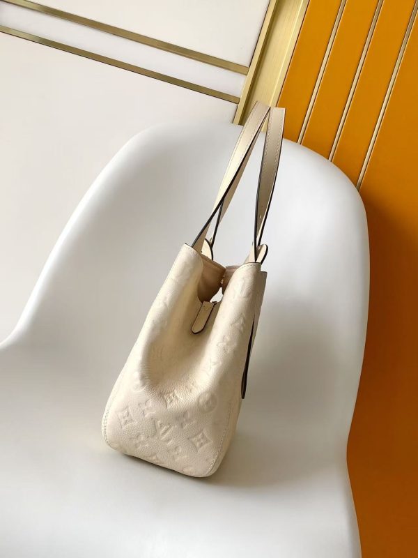 LV M29337 All In One PM Crème
