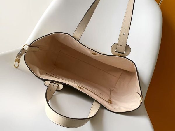 LV M29337 All In One PM Crème