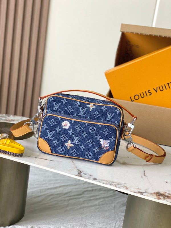 LV M27553 Nil Cross-body bag Blue