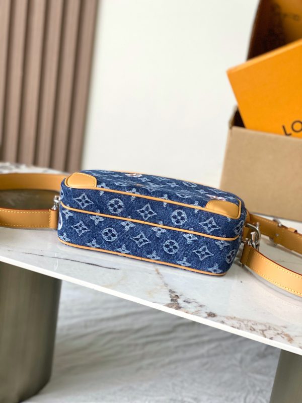 LV M27553 Nil Cross-body bag Blue