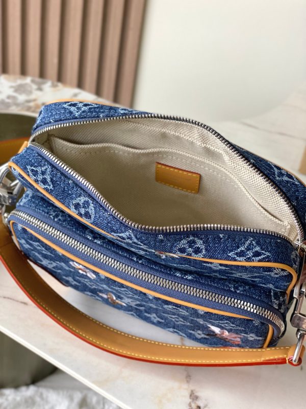 LV M27553 Nil Cross-body bag Blue