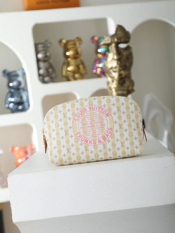 LV M28679 Pochette Cosmétique PM Pouch Banana Yellow
