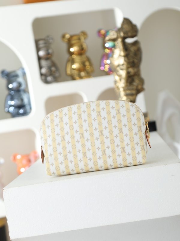 LV M28679 Pochette Cosmétique PM Pouch Banana Yellow
