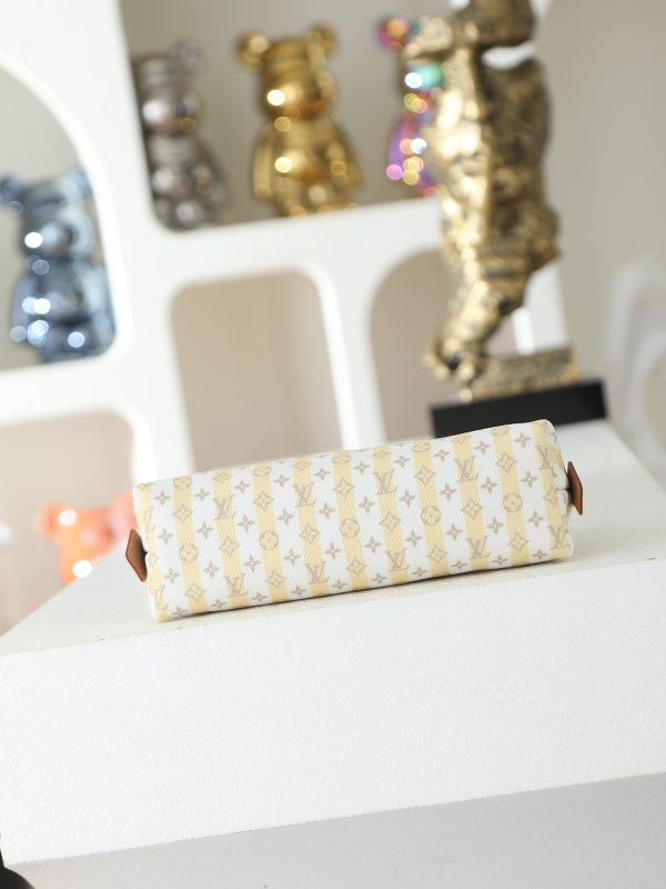 LV M28679 Pochette Cosmétique PM Pouch Banana Yellow