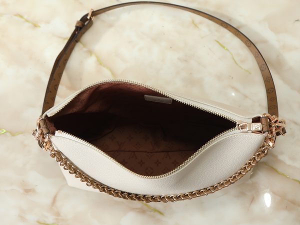LV M29094 Multipass Handbag Vanilla
